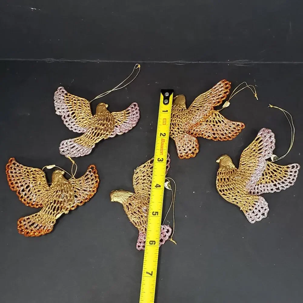 Five Dove Ornaments Plastic Lace Filigree White Christmas Glitter Gold Vtg